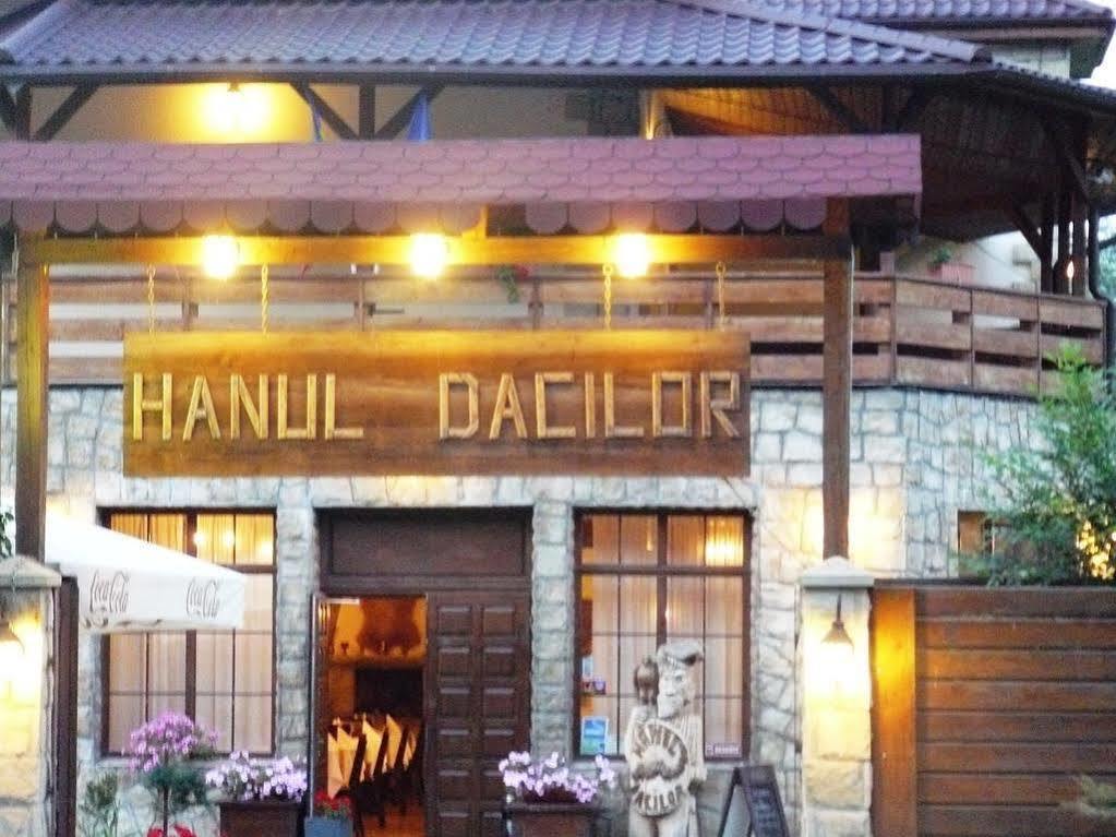 Hanul Dacilor Iasi Buitenkant foto